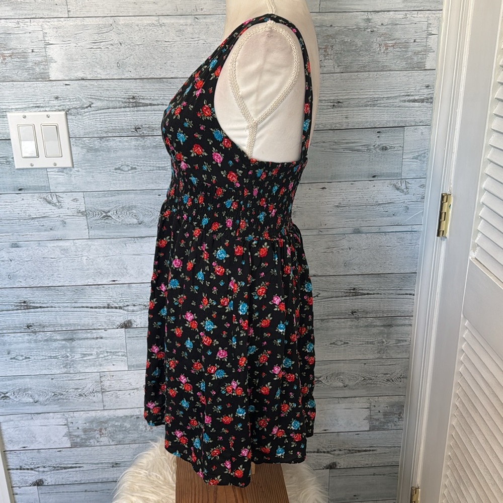 LOVE TREE ROSE FLORAL BLACK DRESS - Picture 6 of 8